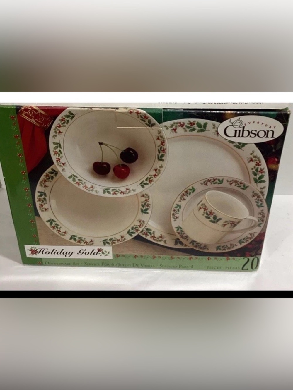 20 Piece Vintage Gibson Holiday Gold Christmas Dinnerware Set Holly Serves 4